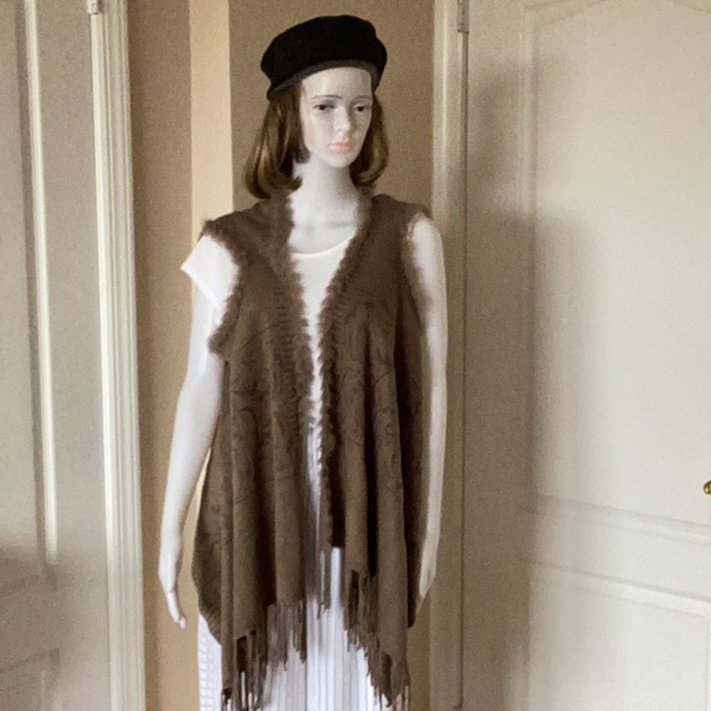 Fur trim fringed vest